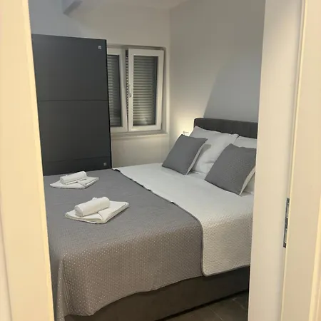 Apartamento Tini 2 *